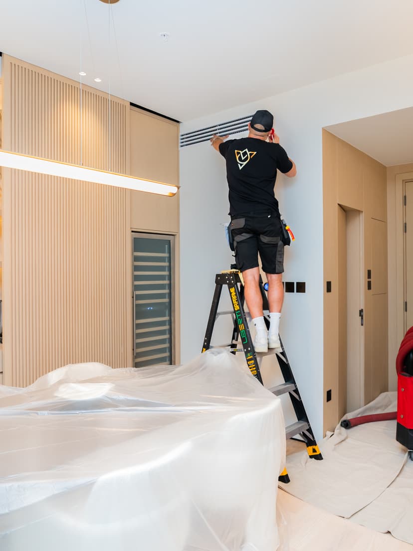 Industrial vacuum equipment for duct cleaning